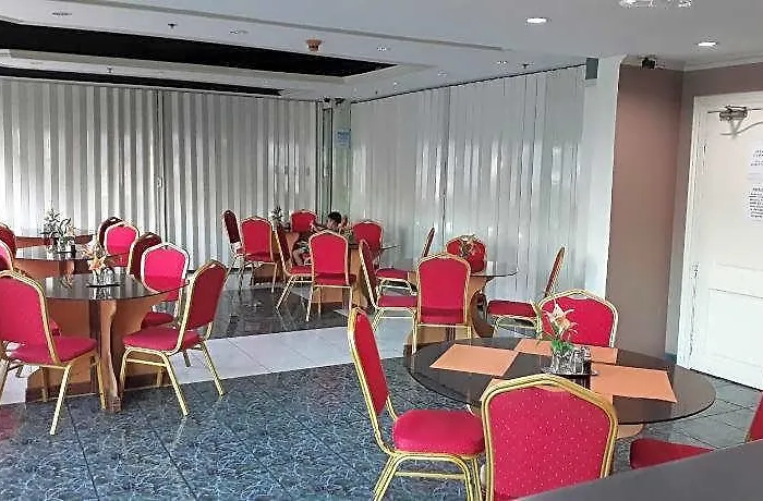 Metro Park Hotel 2*