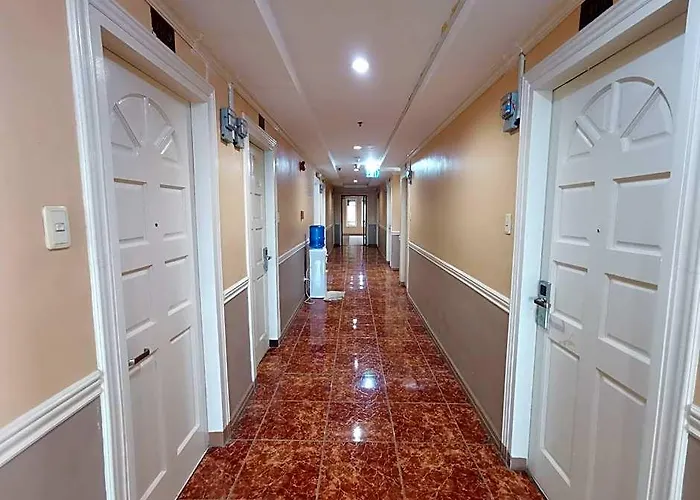 Metro Park Hotel 2*